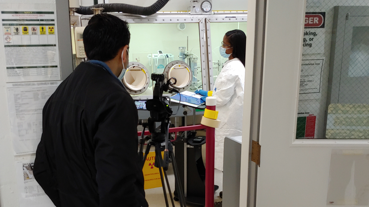 ORNLIsotopes's tweet photo. Excited to share with local media in an upcoming story how @ORNL is producing #actinium-225 for #cancer therapy. In studies, #Ac225 shows promise for #targeting cancer cells with minimal effect on surrounding, healthy cells. https://t.co/GNfkL2IRyW