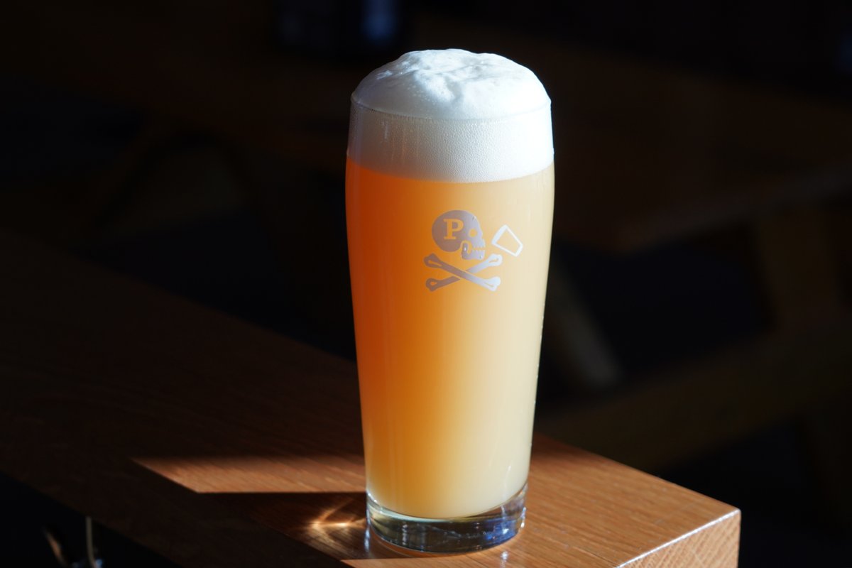 Hopping on tap today is the incredibly crushable...
𝗙𝗮𝗺𝗶𝗹𝗶𝗮𝗿 𝗙𝗿𝗶𝗲𝗻𝗱𝘀 𝗜𝗣𝗔 (𝟱.𝟱% 𝗔𝗕𝗩)

Brewing to highlight HBC 586, Mosaic, and Motueka hops, pints of Familiar Friends will include notes of lime zest &amp; pineapple accompanied by an approachable bitterness.