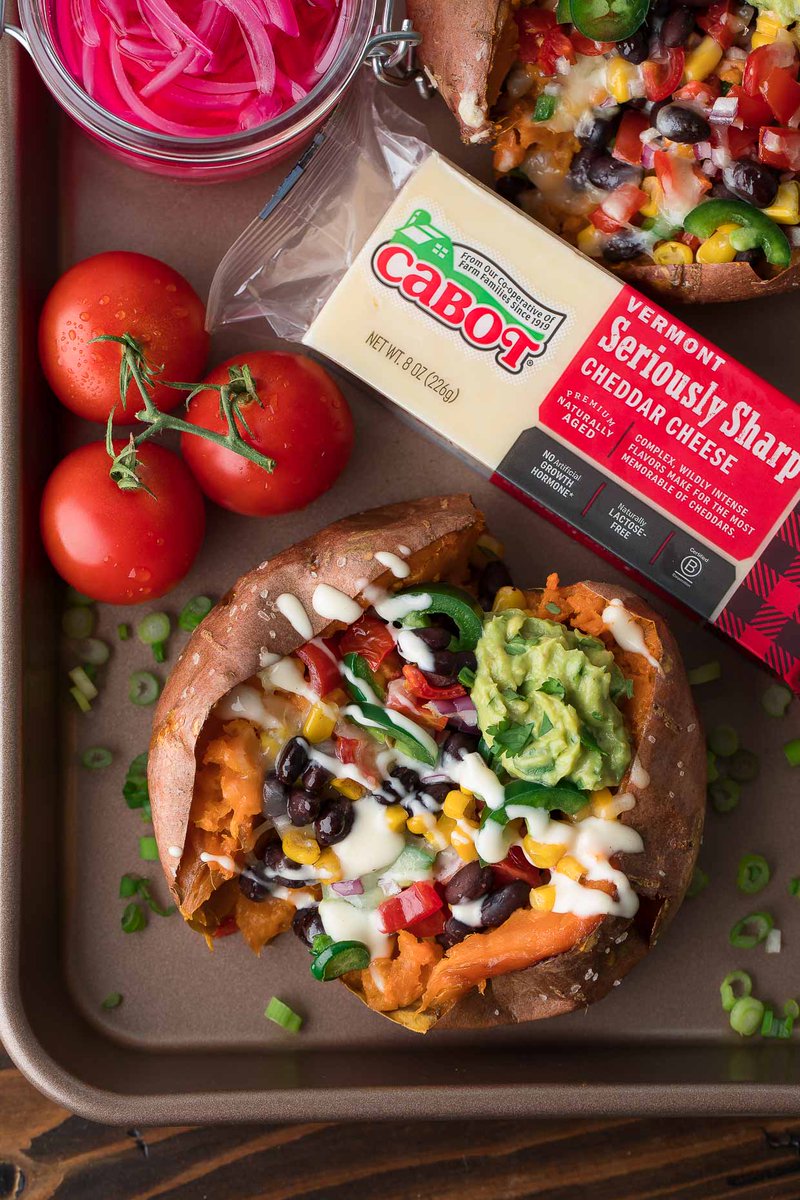 PeasandCrayons's tweet photo. These easy cheesy Black Bean Stuffed Sweet Potatoes are fully loaded with black beans, corn, lots of melty @cabotcheese cheddar, and a mountain of tasty toppings! https://t.co/XuWia7Jhzl #sponsored https://t.co/NnMp2S0lNI