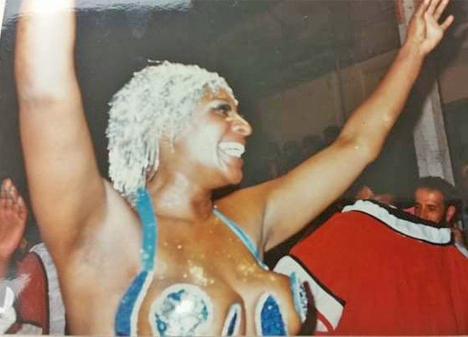 rosaluna1937's tweet image. "La Ovación en un Desfile o Llamada, me traslada al grito de Gol, donde me siento la Jugadora que convierte sobre la hora en un Clásico..." (Rosa Luna en La Revista Guambia). #carnaval2022 #Nacional #candombe