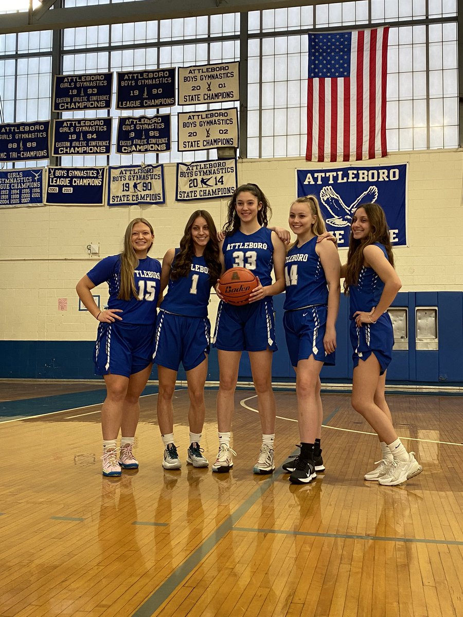 GAMEDAY and it’s SENIOR NIGHT! Home vs Taunton JV @ 5pm V @ 6:30pm 
Tonight is dedicated to these 5 seniors that have worked hard and gave it their all the last 4 years! Let’s get a W for the seniors 💙🏀#family #together @AboroPrincipal @mhoule32 <a href="/SunChronSports/">Sun Chronicle Sports</a> <a href="/HockomockSports/">HockomockSports</a>