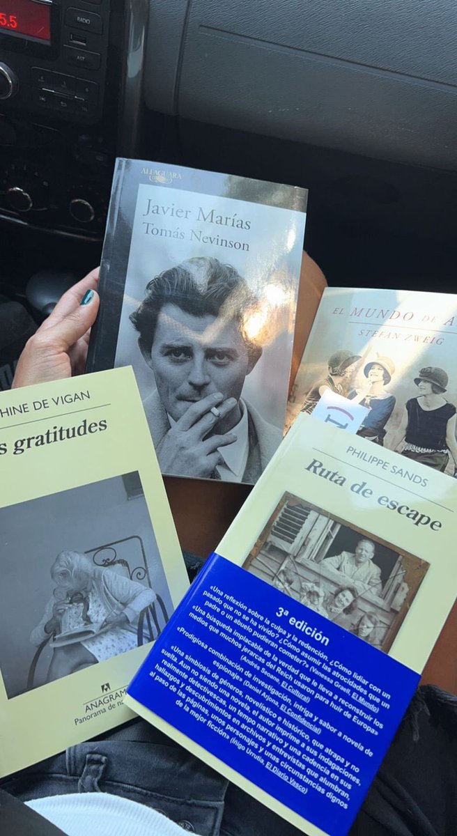 delebaster's tweet image. Nada como comprar en una libreria de barrio. @librosmendel