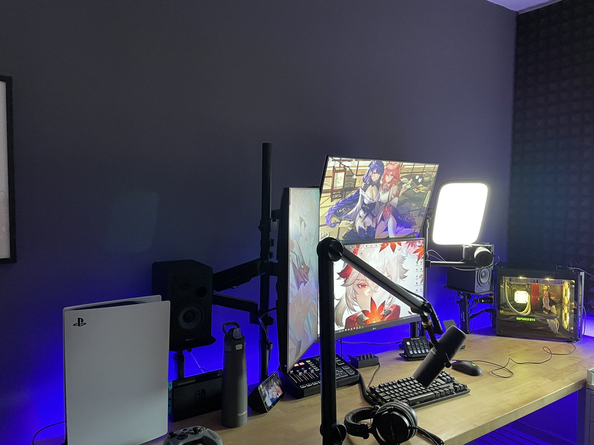 Tanakahxx's tweet photo. Decirle a la gente de @RazerES lo bien que quedaría su ratón en mi setup https://t.co/GPAHtPByxB