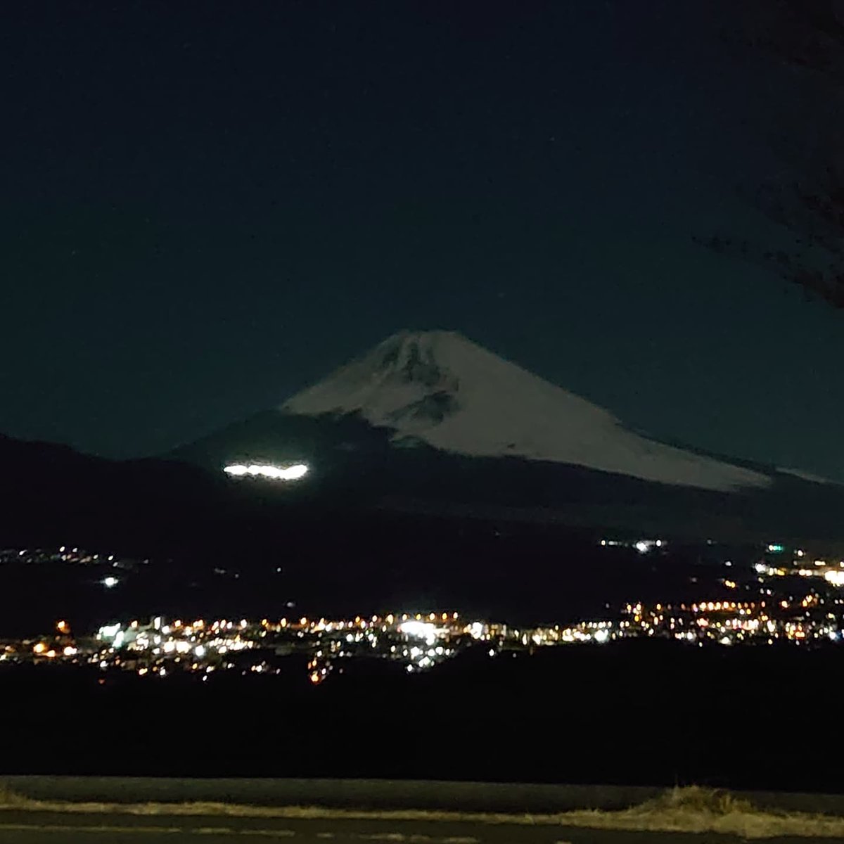 今夜も月明かりで くっきり富士山🗻 いいですね〜🤗