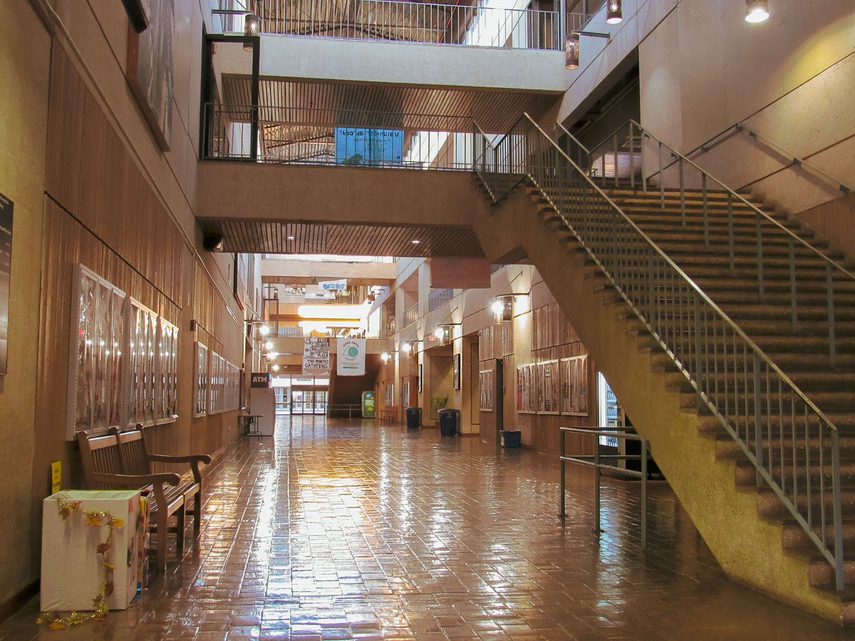 UTSA's tweet photo. This building! 🤩 Every 'Runner remembers it.

#UTSA #UTSASpring22 #McKinneyHumanities https://t.co/LAqzrvWtVw