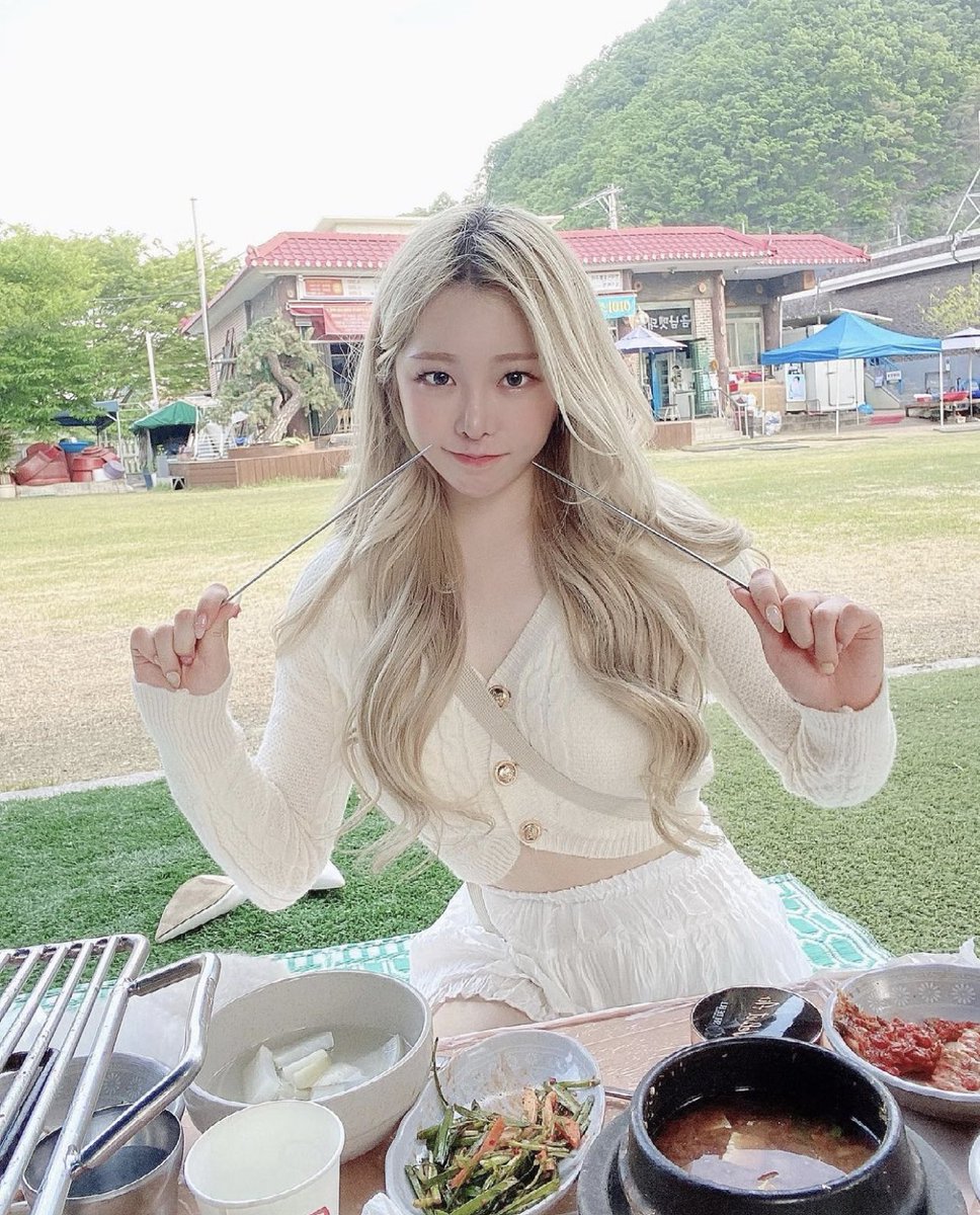 seiheepics's tweet photo. #레이샤 ⋆ #김세희 ⋆ #시아   
hi! this is a new account dedicated to layshas gorgeous and talented kim siehee aka sia! please be sure to like/retweet/follow to help us grow ⭒ https://t.co/IO7561rJgN
