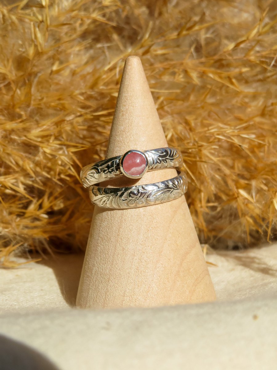 asimistudio's tweet image. Launching tomorrow, January 15th, 5 PM GMT / 6 PM CET / 12 PM EST

Amber, Rhodochrosite and Amethyst 😍