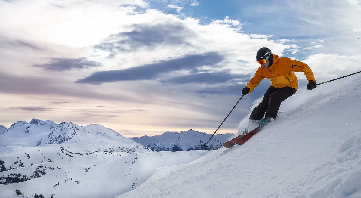 PinnacleWhis's tweet photo. Clear skies &amp; fresh snow. Your adventure awaits ❄️ | #PinnacleHotelWhistler https://t.co/fS0ZyZlFxP