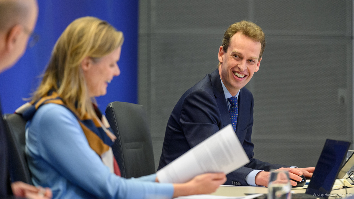 ecb's tweet image. How do we address climate change? Executive Board member @FrankElderson and Irene Heemskerk, who heads our Climate Change Centre, met with civil society organisations to discuss how we integrate environmental considerations into what we do youtube.com/watch?v=cAu-He…