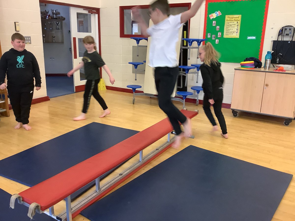 CharterPE_'s tweet photo. @CharterYr6 are learning about flight in their gymnastics lessons. They created some amazing routines today. #balance #futuregymnasts https://t.co/mmEGJ82ZdT