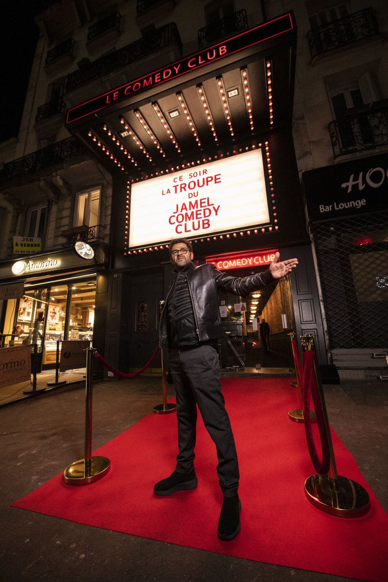 Le Jamel Comedy Club et <a href="/DebbouzeJamel/">Jamel Debbouze</a> sont fiers de vous présenter la nouvelle façade du théâtre ! 🔥