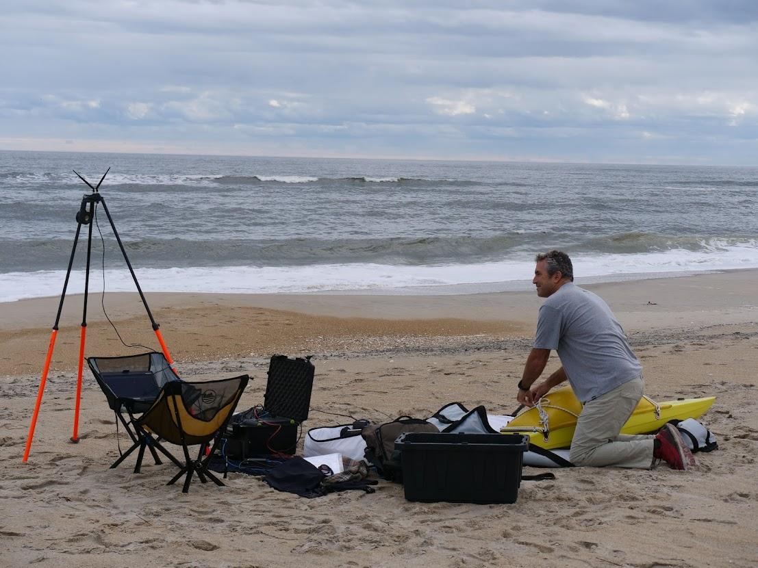 USGSCoastChange's tweet photo. Hurricane or BUST? 🌀

Our crews set out to the #OBX of North Carolina last fall to study the effects of extreme storms. The problem was... no #hurricanes. 

Check out what they learned from the #DUNEX experiment in #SoundWaves: https://t.co/bS52ZX6X1l https://t.co/BnxvfNYeEW