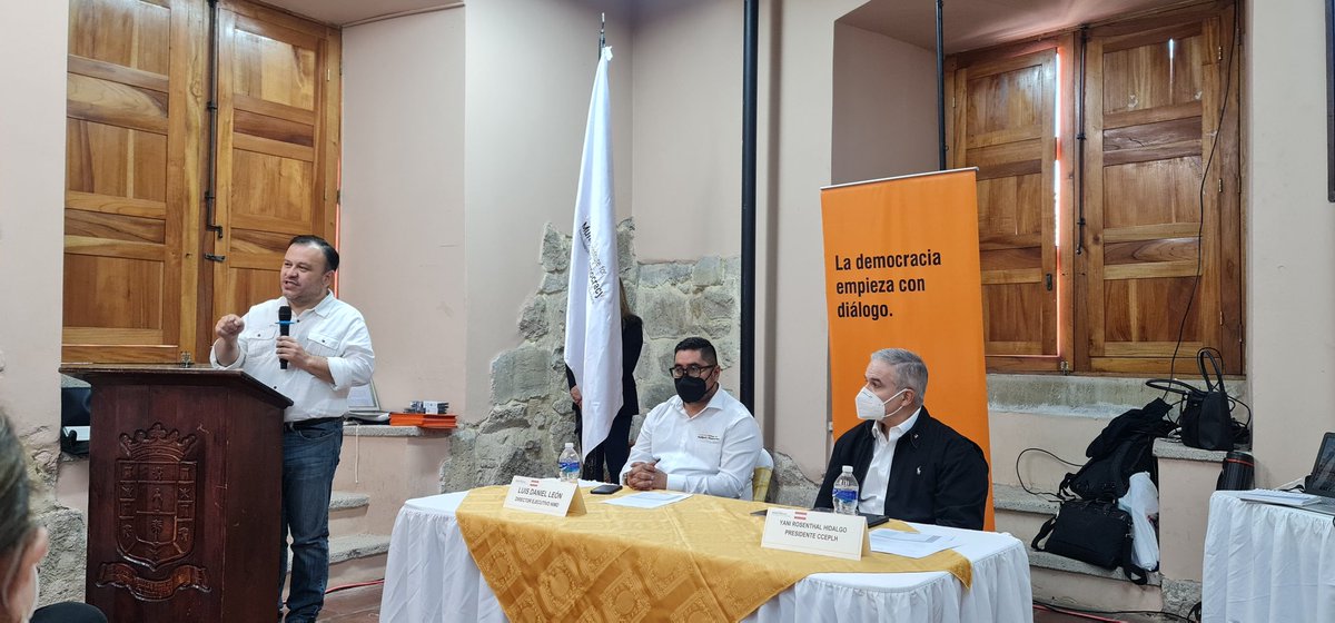 PLHonduras's tweet photo. "El Partido Liberal es un partido que representa el equilibrio y el balance entre los extremos dañinos del radicalismo, los liberales somos constructores de futuros no debemos de tener miedo, o como diría @yanirosenthal no estar "achompipados" -Dario Banegas https://t.co/JqDOxoorvL