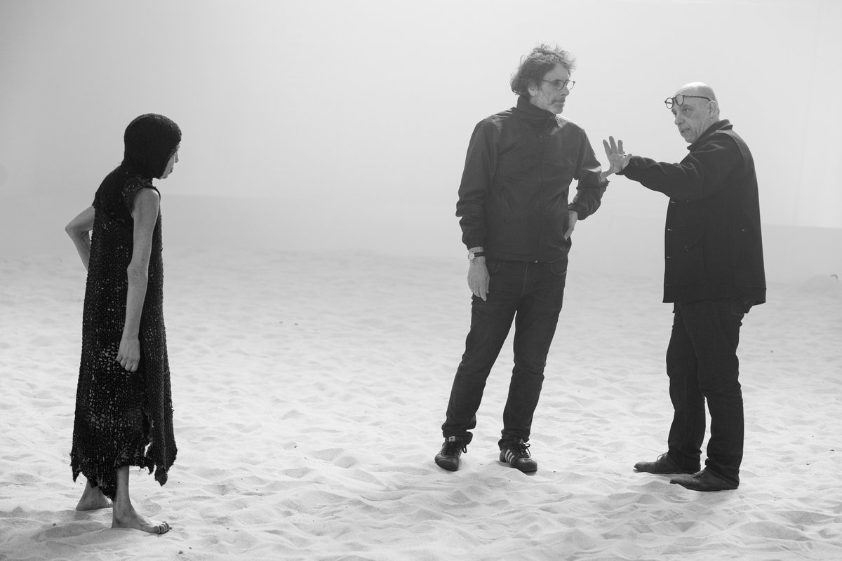 AppleTV's tweet photo. From Academy Award winner Joel Coen, #TheTragedyOfMacbeth starring Denzel Washington and Frances McDormand is now streaming on Apple TV+ https://t.co/GNJR7WzDx6 https://t.co/tln3bfvY2N
