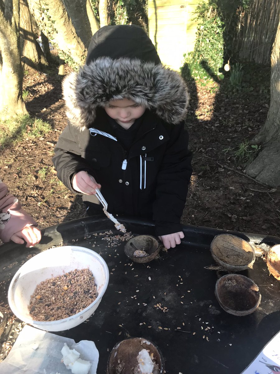 ysgolyddraig's tweet photo. #yydcolhuw #forestshool  Dosbarth Colhuw have been making bird feeders🐦 for our birds to eat during winter. #wellness @walkinthewild1 https://t.co/3wI0nAkD0K