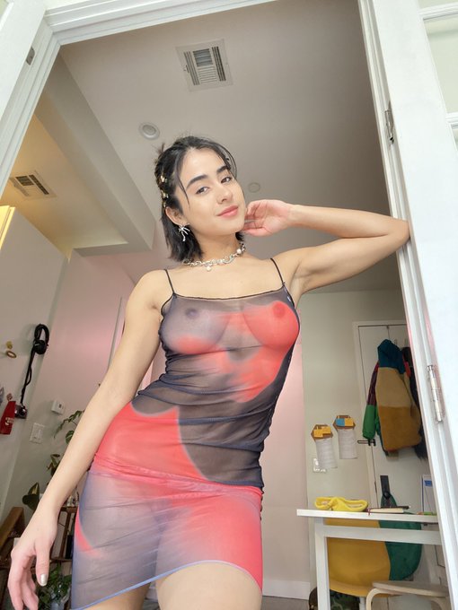 I dare you to take me out for dinner in this dress https://t.co/VjIeehxb8h