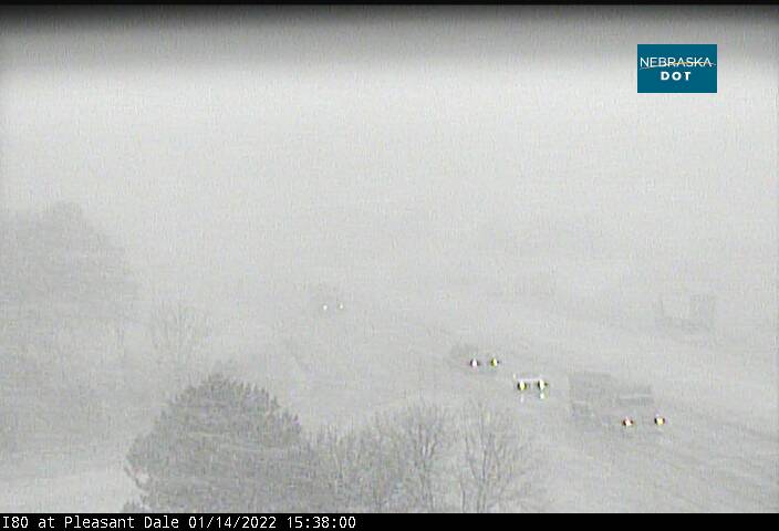 NWSOmaha's tweet image. A band of heavier snow is moving along I-80 between Seward and Lincoln. Here&apos;s a look from near Pleasant Dale courtesy of @NebraskaDOT.

Be ready in Lincoln!