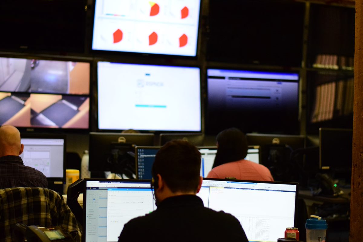 Did you know that Paladin offers 24/7 monitoring with reliable response and high-quality customer care? 

Our dedicated response team keeps your worries at bay by being available night and day. 

#monitoring #security #safety