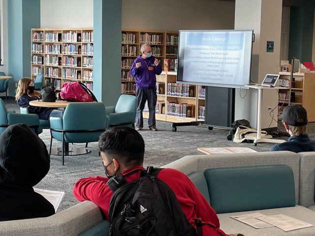 coachsowers's tweet photo. Course Selection Fair today was a success with our HS students @MeridianMstangs selecting courses to preview for the 22-23 school year. Thank you Mr. Villafane from @APSCareerCenter for visiting with us today and our amazing teachers @FCCPS we are #BetterTogether!! https://t.co/hwgElsngW5