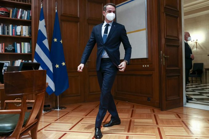 tosteki2's tweet photo. Όταν βαδίζεις ταπεινά
σου λεν παντρολογιέσαι, 
μα όταν βαδίζεις κουνιστά
μπορεί και να  ...................
#δικο_σας_συναδελφοι https://t.co/5vIH0nubJB