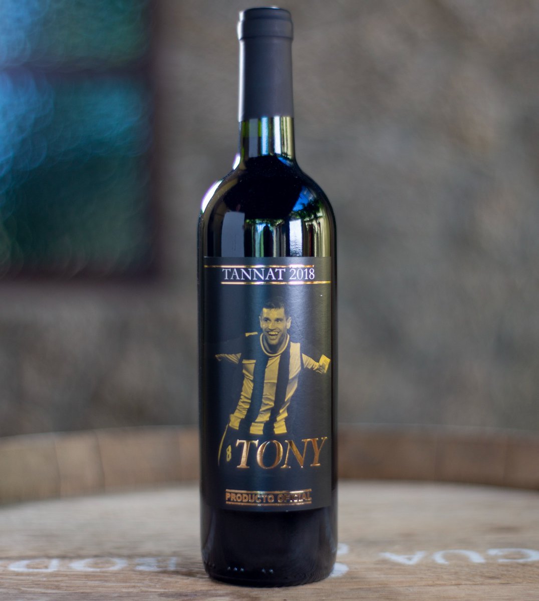 ¡Si sos manya, lo tenés que tener! 

El vino del Tony Pacheco vuelve a estar disponible con envío a todo el país sin costo. 

¡Tremenda etiqueta y tremendo vino! 

Pedilos en vinostonypacheco.com o Mercado Libre 🧞‍♂️🍷⚽

#Peñarol