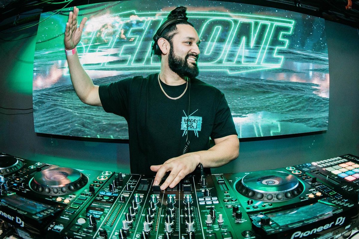 Seek-One tweet media