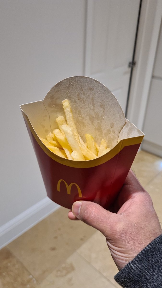 sghats1's tweet photo. @McDonaldsUK can't believe I got such few fries for a large! From Newbury Park drive-thru https://t.co/UDNwym8HLV