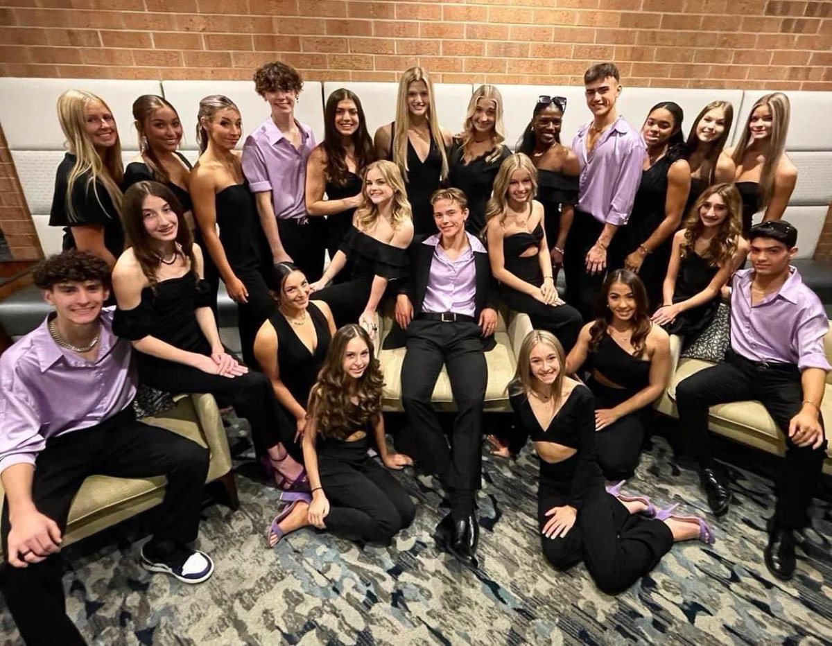 Today’s the day! We are MAJORly excited to watch <a href="/BrandonSrBlack/">Brandon Senior Black</a> take The Majors stage tonight at 7:59 pm! Don’t forget you can watch The Majors on Varsity TV! 🖤❤️ #BSB #WeAreMAJOR