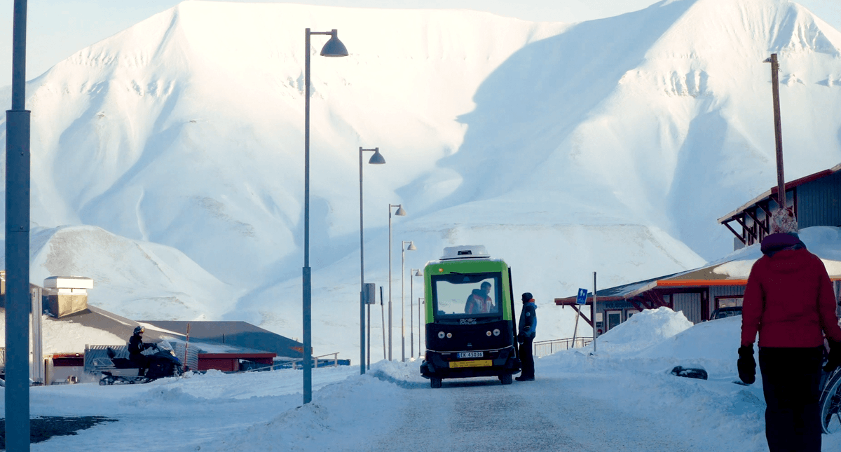 VelodyneLidar's tweet image. ❄️🗻🇳🇴 Our #lidar sensors love this wintery view as much as we do! Check out @Easy_Mile&apos;s #EZ10 #driverless shuttle used by @AppliedAutonomy on the snowy roads of Norway. The EZ10 is equipped w/#VelodyneLidar&apos;s sensors for navigation. Beautiful photo by AppliedAutonomy 📸👏🏼 $VLDR