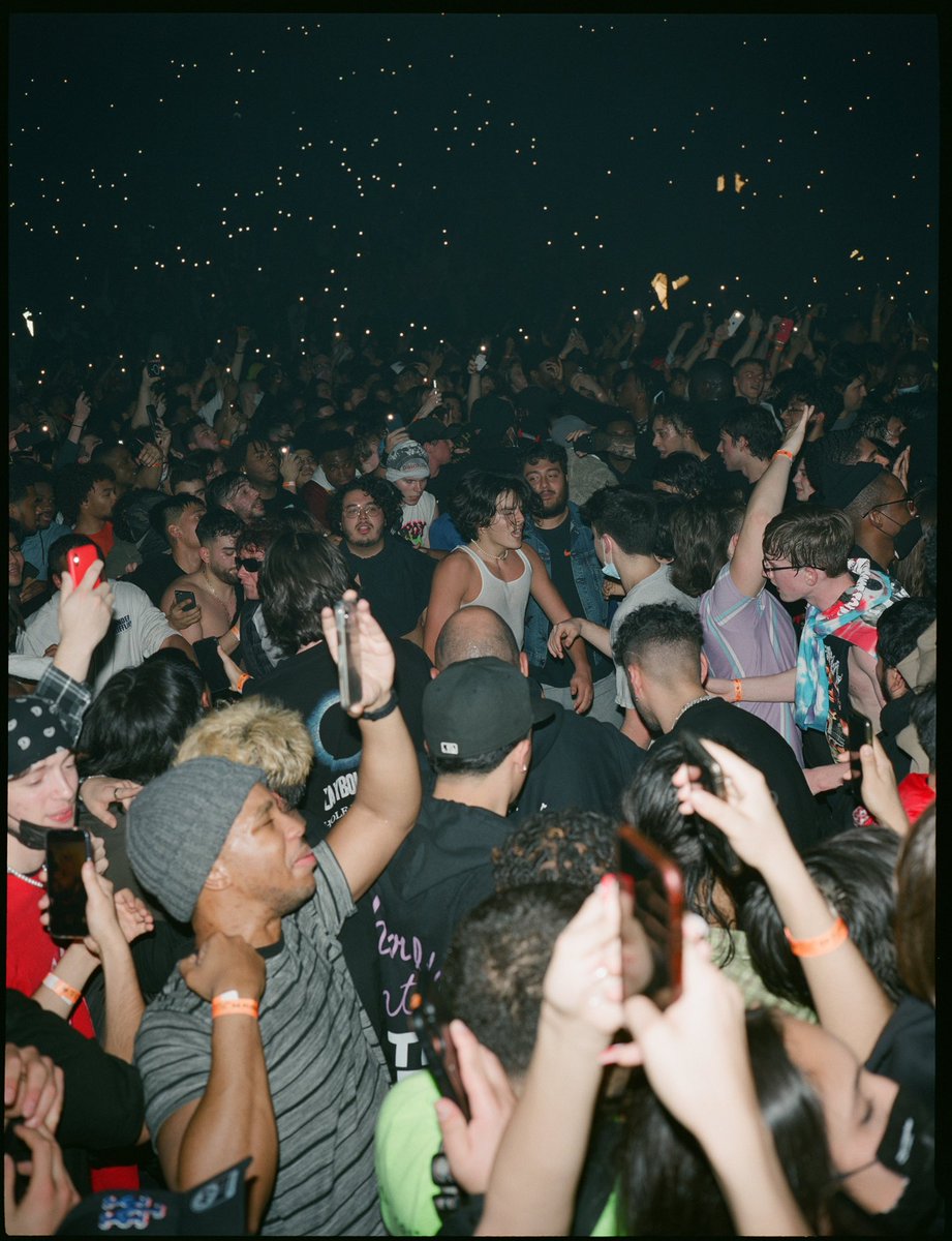 GUNNERSELLWHITE's tweet photo. found some film from tour https://t.co/0gUDmNbDpx