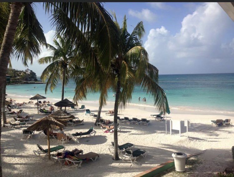 20420challenges's tweet photo. Day 13/14 - Memory and Water. Our beautiful holiday in Antigua. Wonderful memories and the most beautiful water 💕 #MarieCuriePhotoADay https://t.co/1HZXHFLMZm