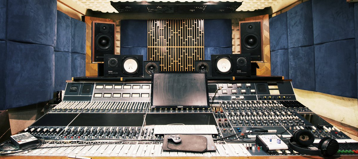 Blackvoltaudio's tweet photo. La acústica es importante para los qué trabajamos con audio porque determina su influencia e interacción sobre la captura y escucha de voces e instrumentos.

https://t.co/7nUNE1IkhK

#Artnovion #Acoustics #AcousticSolutions #SoundAbsortion #Acústica #DistributedByBlackvolt https://t.co/uh1IXd7nKA