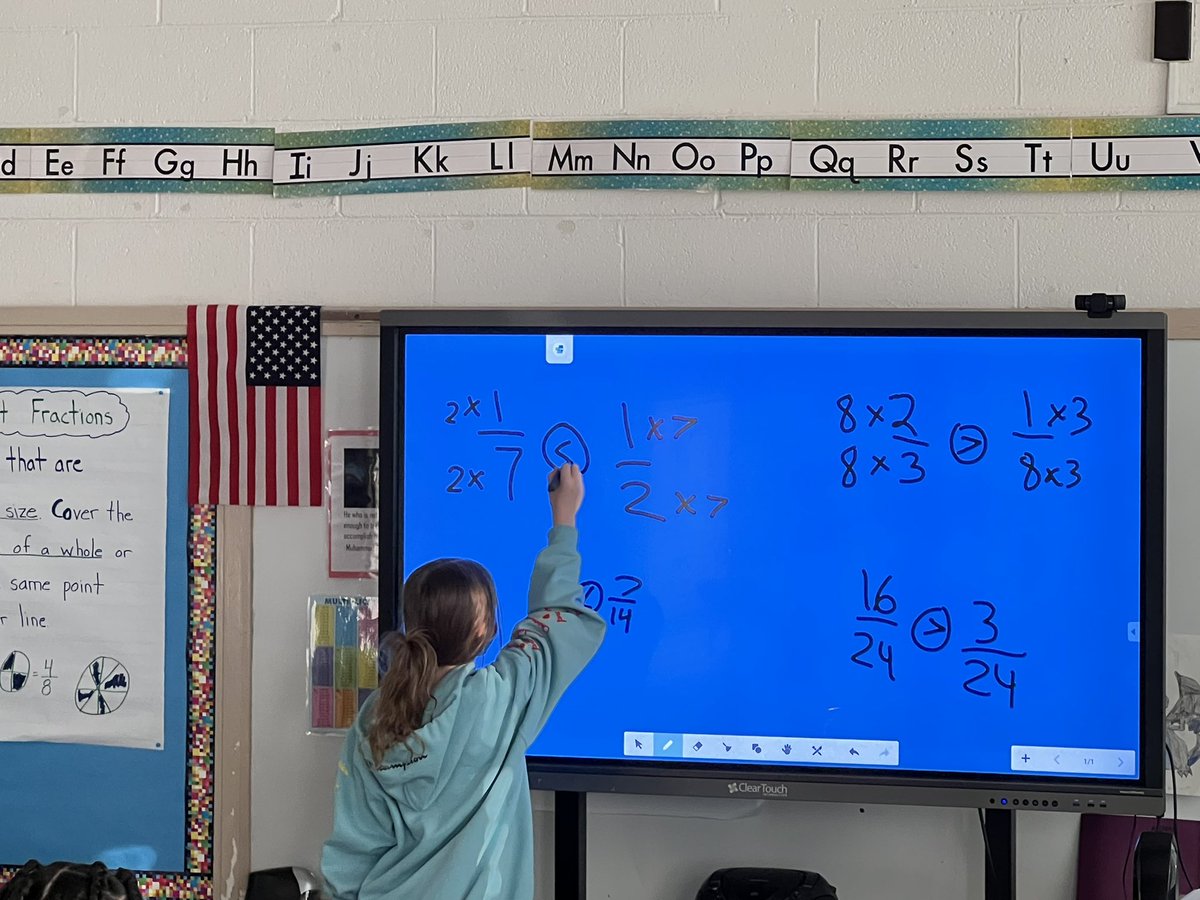 Sanders226Math's tweet photo. Comparing Fractions Using Common Denominators @Ashley_Dolphins @CCSElemEd @GTS226 @ https://t.co/tG5e9HwMVs