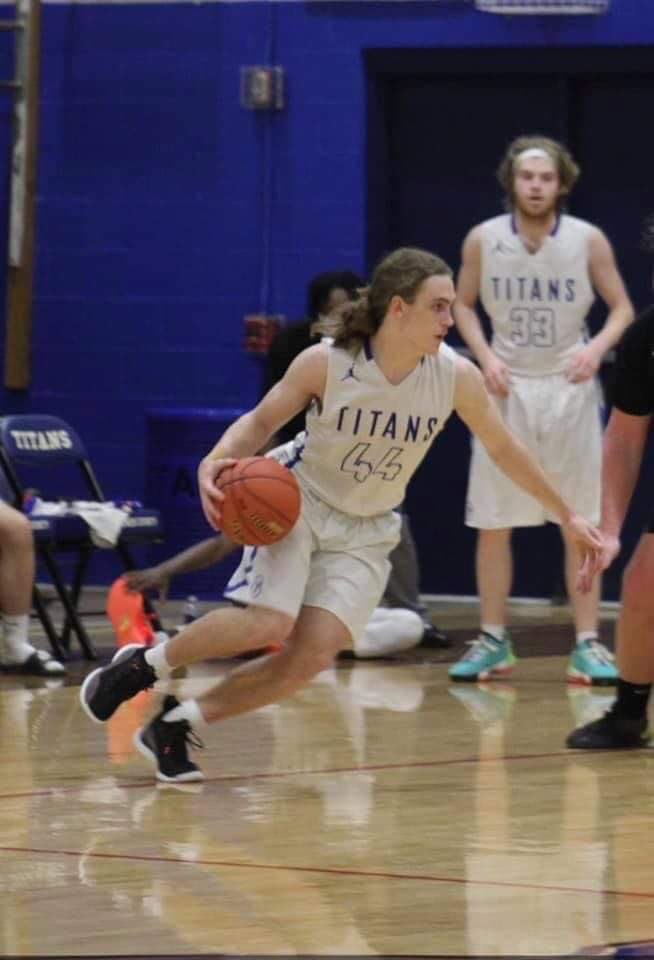 GilmerAthletics's tweet photo. Gilmer County hits the road this evening to battle Webster County! Welcome back @HammyQB @WDTVSports @12SportsZone @MetroNewsPrep #WVPrebBB https://t.co/5XzxYtzOWH
