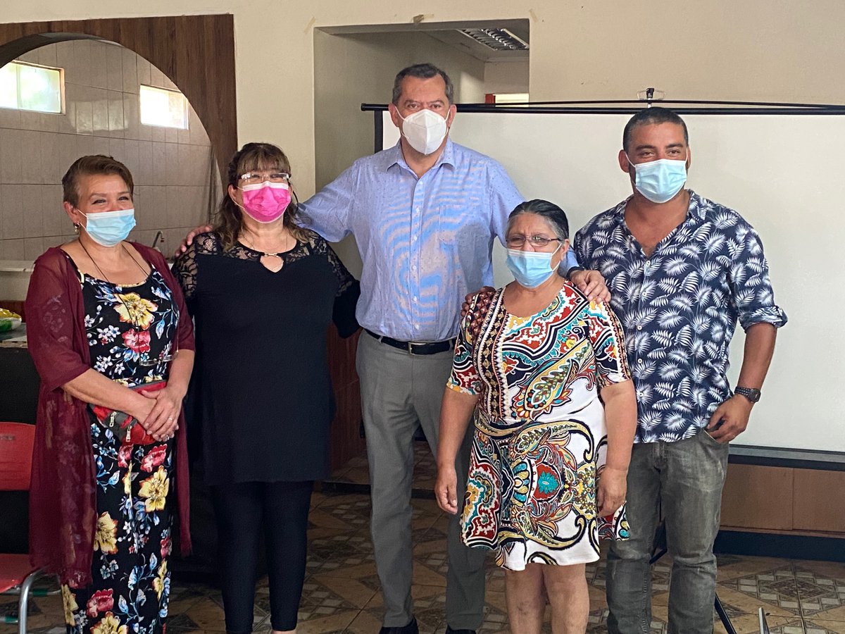 #LaCalera Delegado <a href="/IvanCisternasT/">Iván Cisternas Tapia</a> participó en la finalización del taller de alfabetización digital y redes sociales junto al grupo de emprendedoras Entrepuentes, lo que les permitirá también comercializar sus productos por redes sociales.