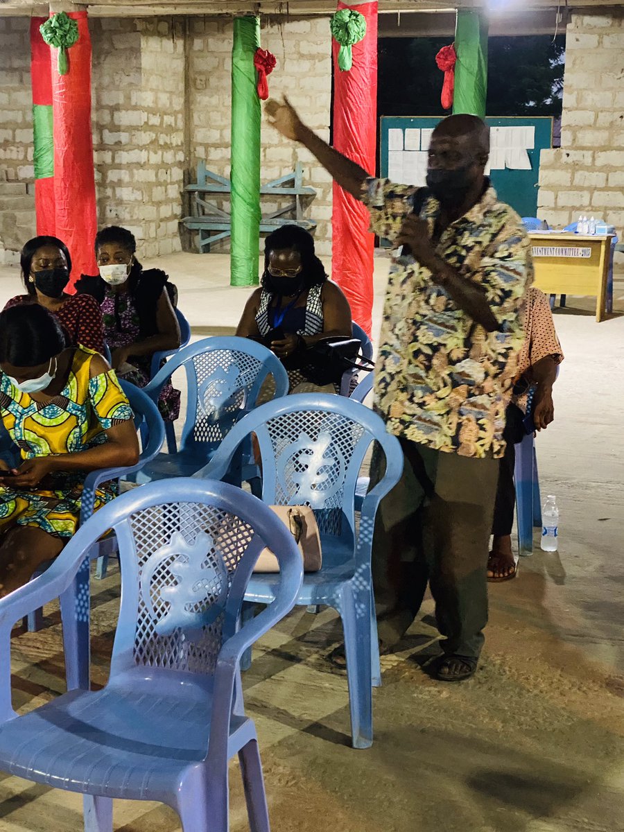 lekmagh's tweet photo. Earlier today, the community members of Agblezaa Electoral Area had their turn to engage with the Honourable MCE, Mr. Mordecai Quarshie on how stakeholders may help LeKMA work.

#lekma
#workingforyouwithyou
#letsmakelekmawork https://t.co/pIcfggMnyy