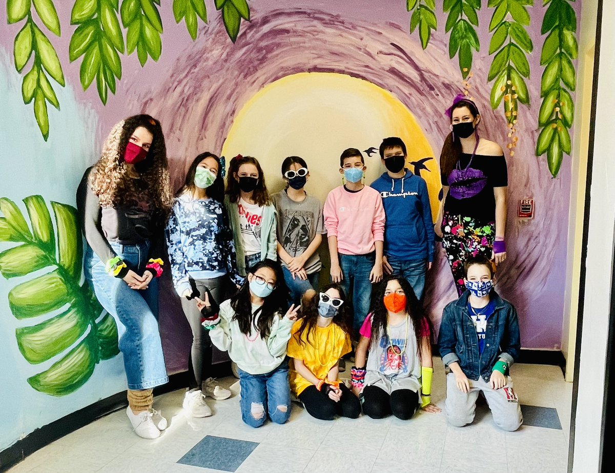 mrs_santos24's tweet photo. Rockin’ some killer looks from the 80s in honor of the 80th day of school! Check out these killer outfits! 🤩💜🎸 @MineolaMS #MineolaProud https://t.co/B3FMfHkUlB