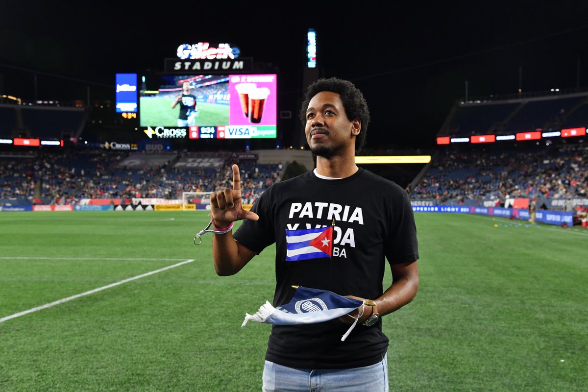 kingyordvn's tweet photo. 28,400 fans learned about #Cuba and heard our phrase #PatriaYVida. That is the unifying power of sports. Thank you @NERevolution @RevsFoundation @TheHispanicStar I am committed to this work and amplifying the voices of my people 🇨🇺🤞🏾 @CubansinBoston https://t.co/pXnapN57N7