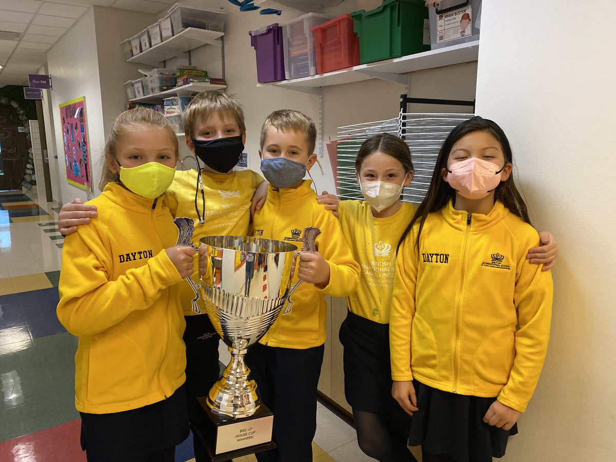 BISCLincolnPark's tweet photo. 🌟Another all-star lineup of winners at #RedCarpetAssembly! We celebrated our Year Group achievers, Math and PE stars, Walk of Famers and of course, last, but not least House Cup winner! 🏆#goDAYTON💛💛💛💛
#NordAngliaEducation #PrimarySchool @Simonamsharp @NAEducation https://t.co/m10CFoenid