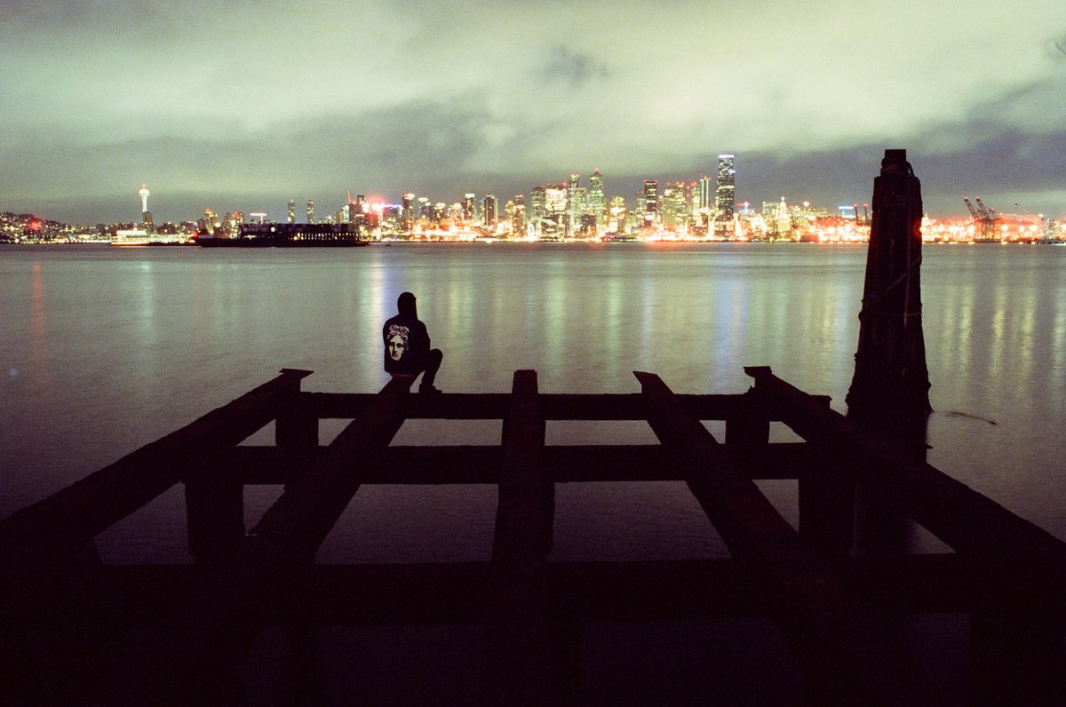 _dipsauce's tweet image. Slowly going through / re-scanning old film that I got processed at a professional lab, and wow... Swear my scans looking way nicer.
My scan on the left vs. lab scan on the right.