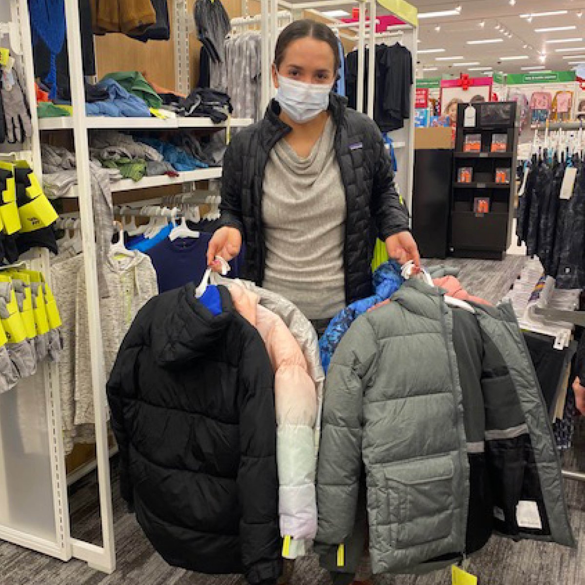 Business_4_good's tweet photo. With a frigid weekend ahead, no one should be left out in the cold or without clothing to keep warm. ❄️ BFG was proud to support the @Franklincomctr with a donation of winter coats and boots so they can spread the warmth to the community this #winter. #upstatewinter #saratoga https://t.co/CnJw4tmYJ7