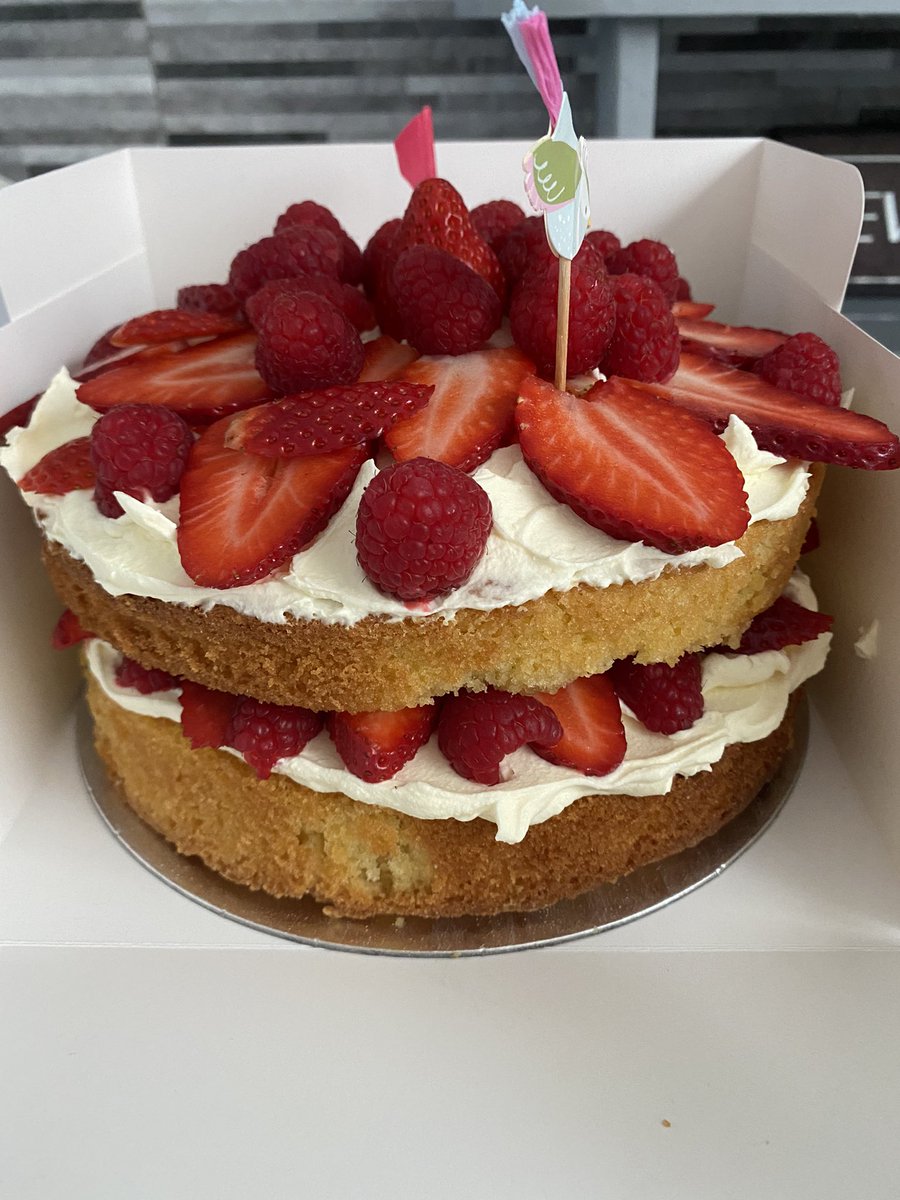 Victoria sandwich chocolate sponge strawberry and cream sponge £15 Only in Plymouth 💝