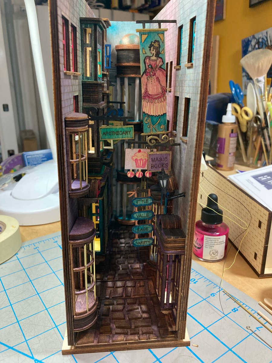 PCInnoInstitute's tweet image. Advanced Digital Art and Design Ss are making book nooks - only 9x6 inches (the size of a book). Projects must include an electronic and use Blender, 3D modeling program, to create a custom 3D object. Stay tuned for more photos of the project in progress! #PCvisualarts #makered