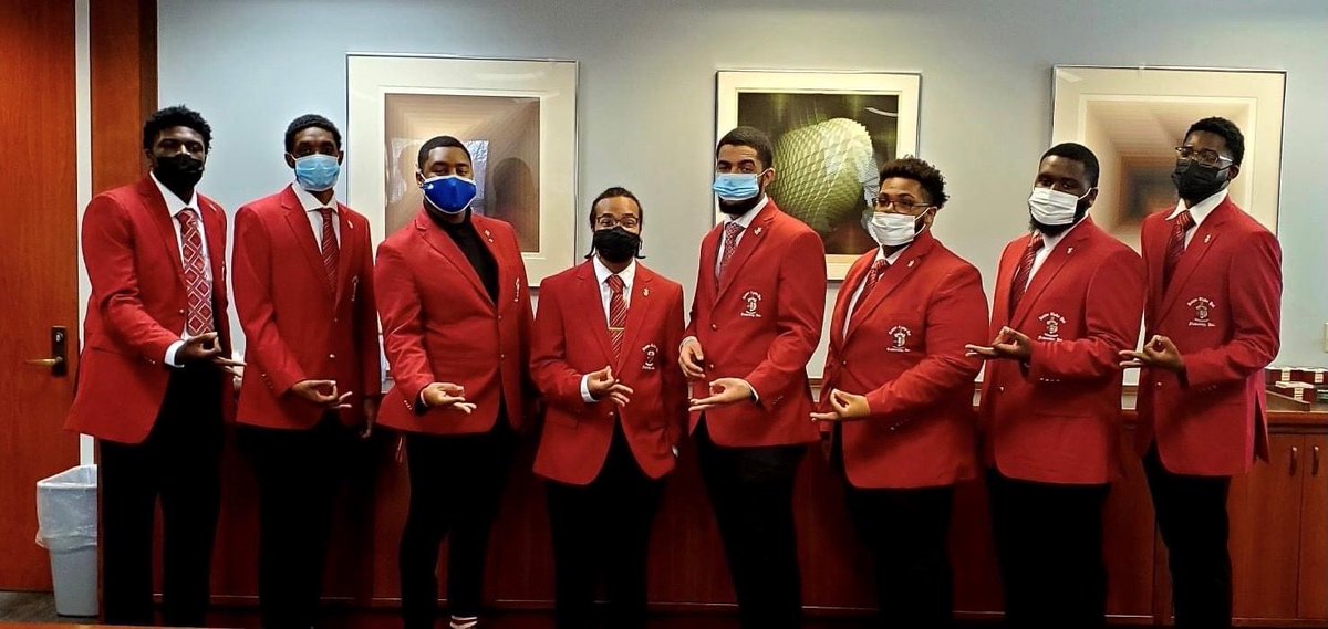 Indstatealumni's tweet photo. There are 5️⃣ days left to support the Alpha Zeta Chapter of Kappa Alpha Psi Fraternity, Inc. and participate in this special fundraising initiative! Support students like Davon Smith with a gift today. 💙 #BlueGivesBack
 
Give today: https://t.co/LLF0DPvwPk https://t.co/nhXgjWlb7O
