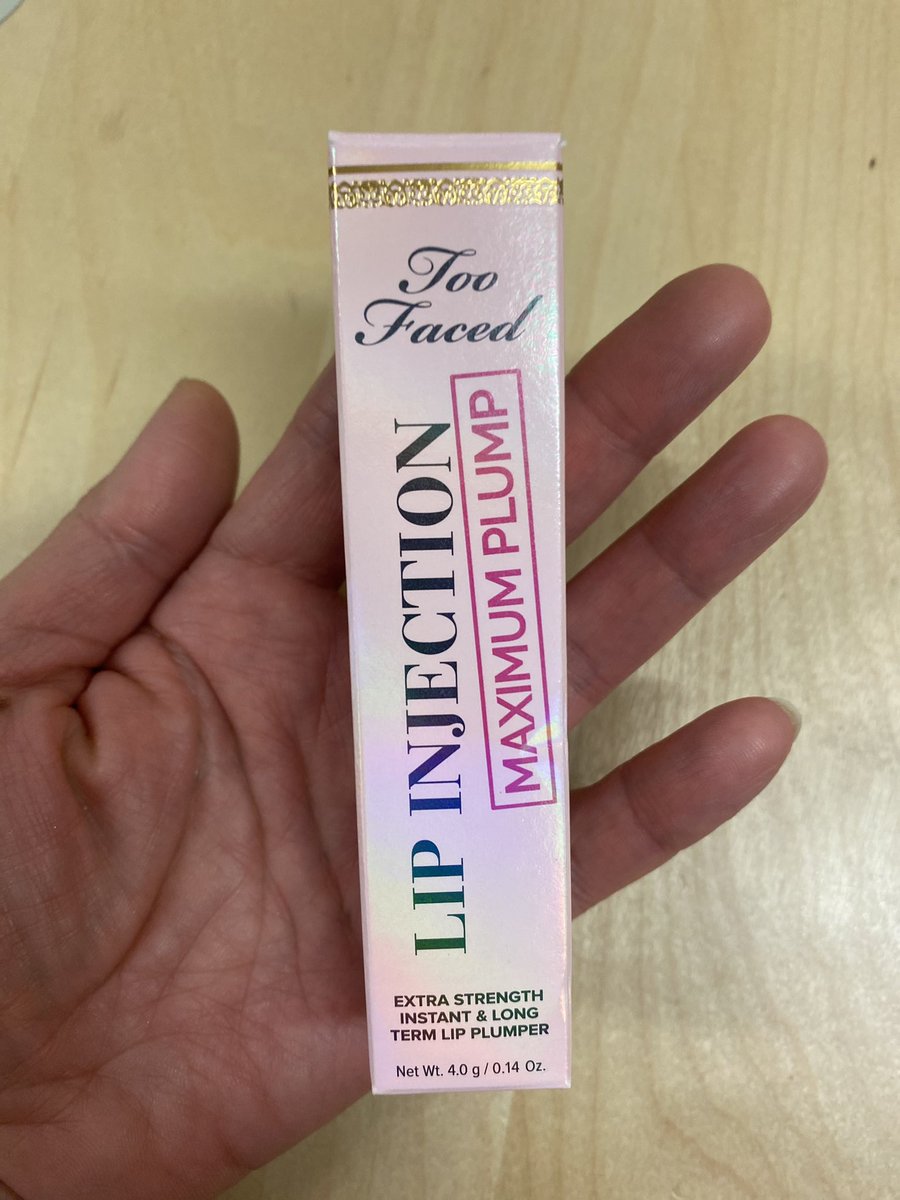 NirvanaQuartz's tweet photo. Remind me not to wear this #lipgloss #lipinjection @TooFaced when I see my boyfriend. 🤣🤣😚💋😙 The tingling effect he might not like.😜 #nuttyprofessor https://t.co/3RZwkwA9FW