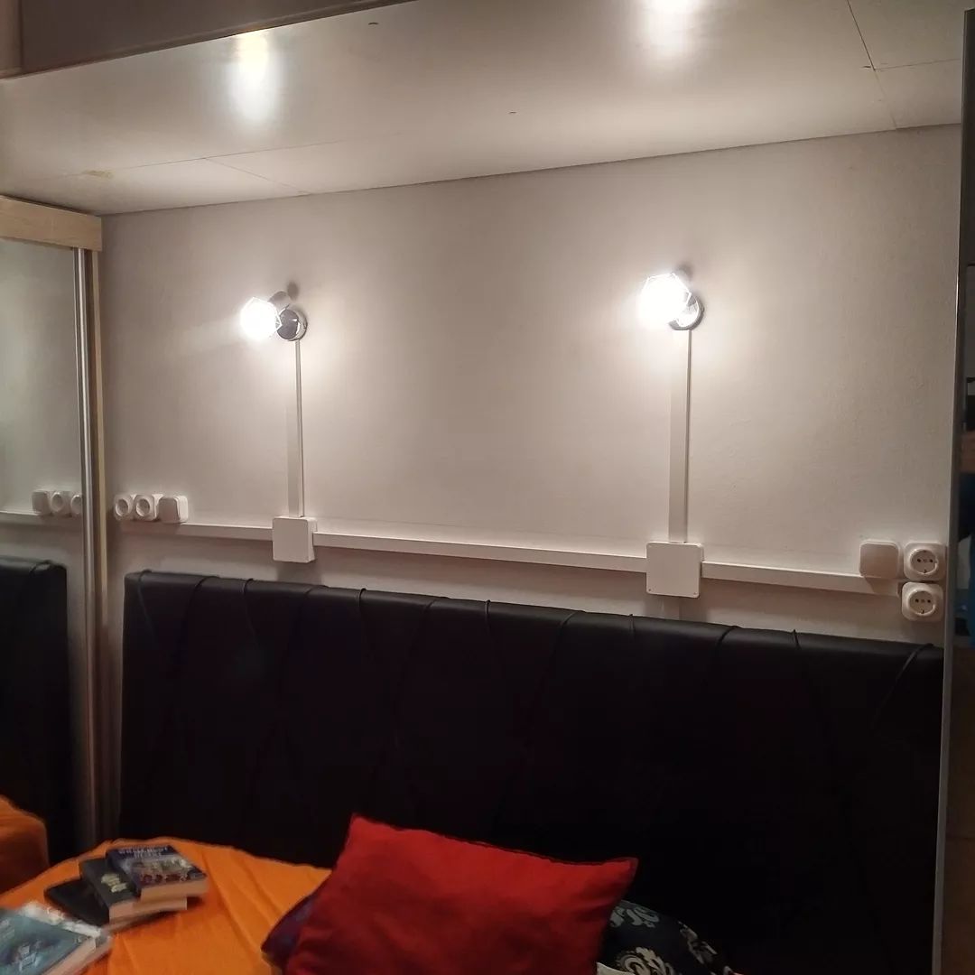 tamhanna's tweet image. Finally finished my #readinglights installation in the one bedroom of the bunker. #landlordlife never ends. And yes, these #switchboxes are #3dprinted - going to a #homeimprovementstore is like 2h on the train, but I have lots of leftover…

📸 instagram.com/p/CYucCpSLc1w/