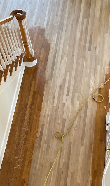 EricaSpindler's tweet image. Here's a peek at our floors being refinished - sanding time! Can't wait to see the final result! 🥰
#authorsofinstagram #refinishing #woodsanding facebook.com/EricaSpindler/…