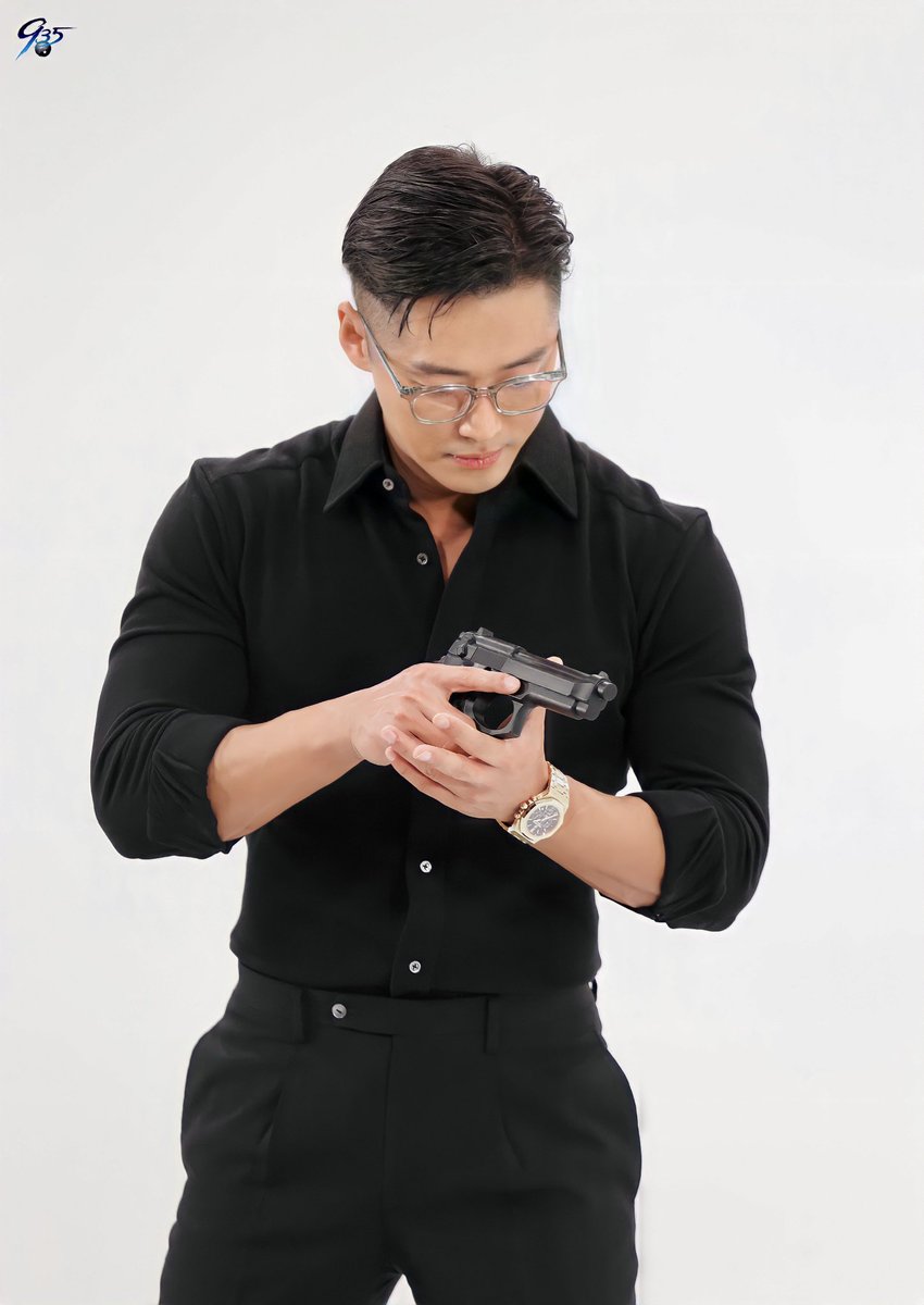 DjAppleBlush's tweet photo. Move, b!tch! Get out that way and lemme simp over #NamGoongMin oppa.
#TheVeil #mbcdrama #SimpHour https://t.co/6m8gVroxhl