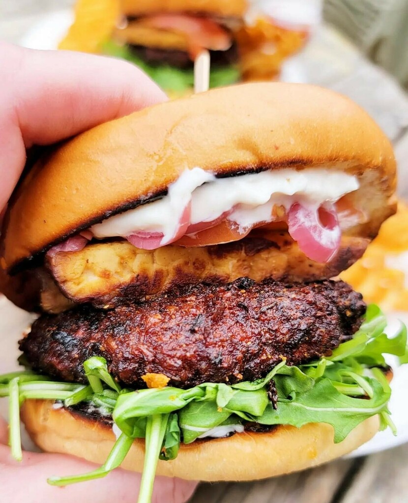 spoke_lariver's tweet photo. Veggie burger kind of day? Skip the impossible burgers and try ours! We make the gluten and soy free patty with lots of fresh ingredients and lots of love and top it with all vegan goodness. Open 10-4 today. See you soon! 📸: @christian_townsend https://t.co/bVav9Riyke