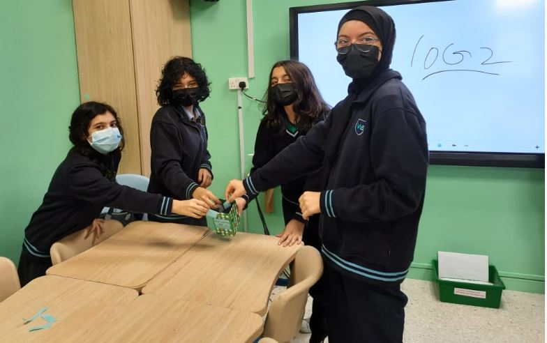 Dolly_Pradhnani's tweet photo. Affirmations Jar_Well Being Lesson Activity :)
#10G2
@Beena_ThambanG4 @nilambarig1 @official_TWS https://t.co/OzyWLhgSaP
